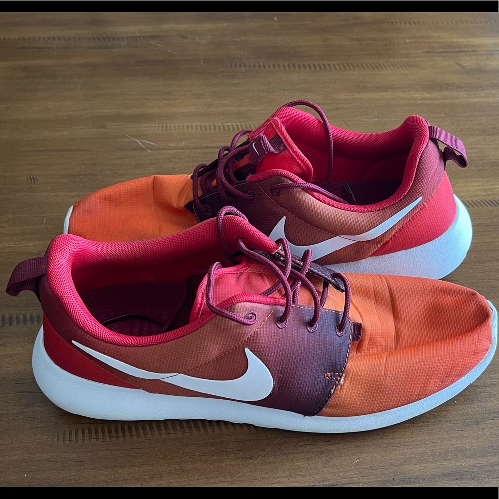 Mens NIKE Roshe One. LIKE NEW